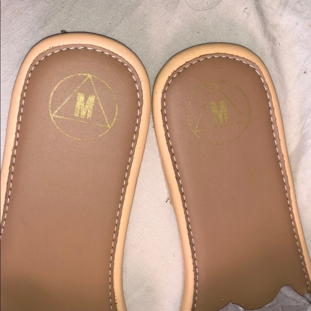 MISSGUIDED SANDALS - Picture 3 of 4